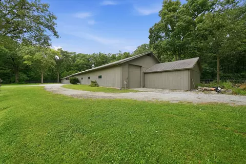 Exterior - 1664 E Rietveld Dr, Crete, IL 60417 photo 19 of 36