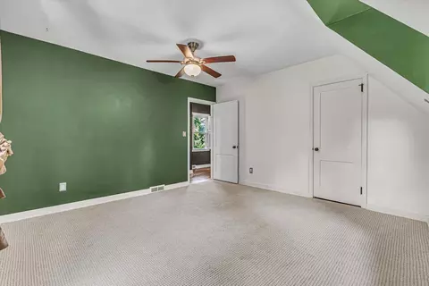 Bedroom - 110 14th Ave, Moline, IL 61265 photo 4 of 8