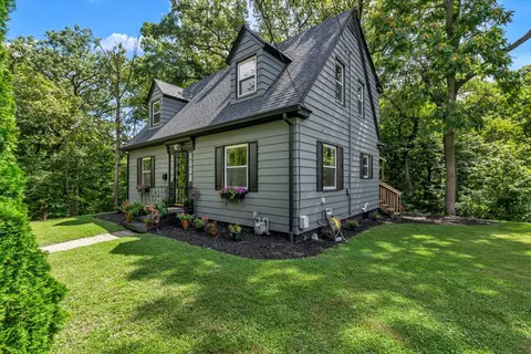 Exterior - 110 14th Ave, Moline, IL 61265 photo 5 of 14