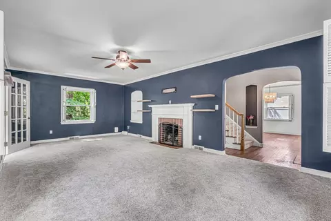 Living - 110 14th Ave, Moline, IL 61265 photo 1 of 4