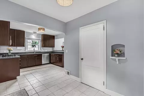 Entry Way - 110 14th Ave, Moline, IL 61265 photo 1 of 3