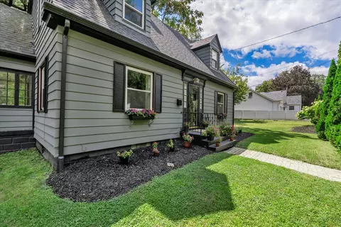 Exterior - 110 14th Ave, Moline, IL 61265 photo 4 of 14