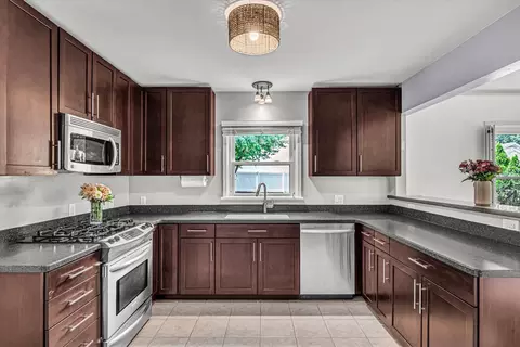 Kitchen - 110 14th Ave, Moline, IL 61265 photo 4 of 5