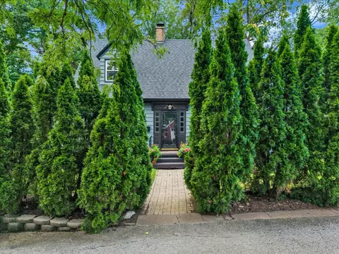 Exterior - 110 14th Ave, Moline, IL 61265 photo 2 of 14