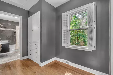 Entry Way - 110 14th Ave, Moline, IL 61265 photo 3 of 3