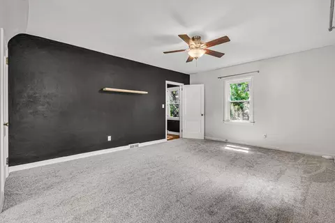 Bedroom - 110 14th Ave, Moline, IL 61265 photo 6 of 8