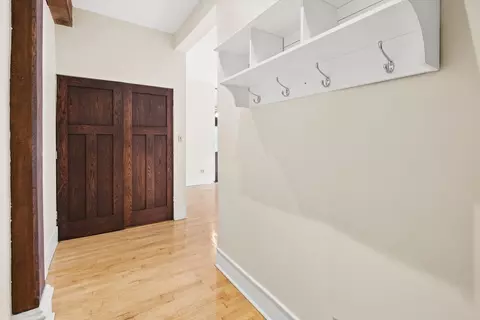 Entry Way - 1117 W Fry St #5, Chicago, IL 60642 photo 1 of 2
