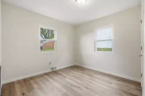 Bedroom - 135 4th St, Silvis, IL 61282 photo 3 of 8
