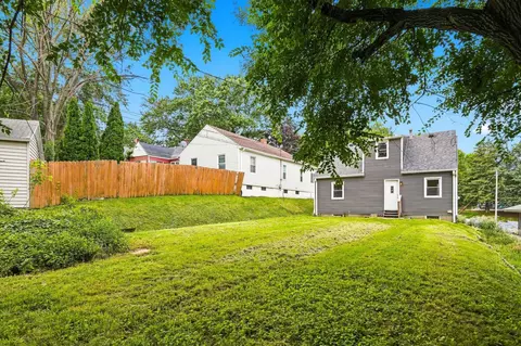 Exterior - 135 4th St, Silvis, IL 61282 photo 3 of 3
