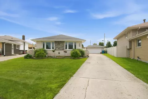 4517 110th Pl, Oak Lawn, IL 60453