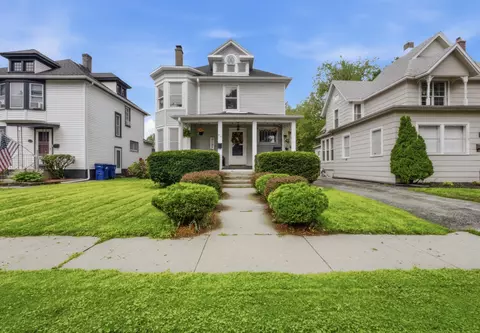 818 Hickory St, Waukegan, IL 60085