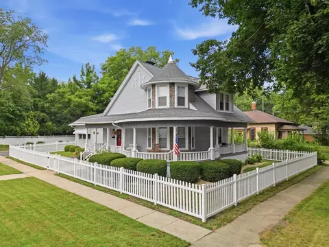 500 Jackson St, Oregon, IL 61061