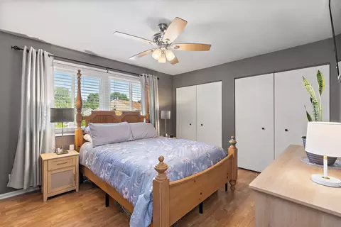 Bedroom - 17 Joslyn Dr, Elgin, IL 60120 photo 2 of 4