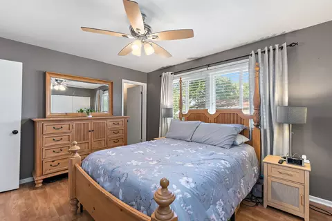 Bedroom - 17 Joslyn Dr, Elgin, IL 60120 photo 1 of 4
