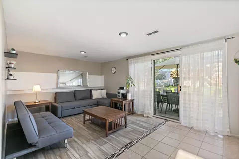 Living - 17 Joslyn Dr, Elgin, IL 60120 photo 4 of 4