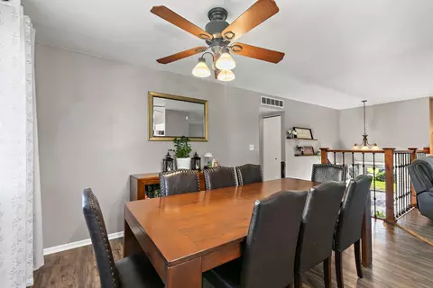 Dining - 17 Joslyn Dr, Elgin, IL 60120 photo 2 of 3