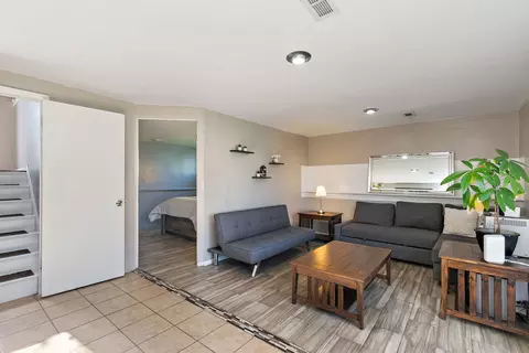 Living - 17 Joslyn Dr, Elgin, IL 60120 photo 3 of 4