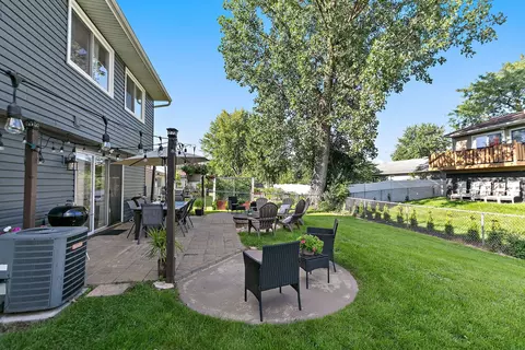 Exterior - 17 Joslyn Dr, Elgin, IL 60120 photo 7 of 7