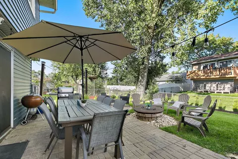 Exterior - 17 Joslyn Dr, Elgin, IL 60120 photo 3 of 7