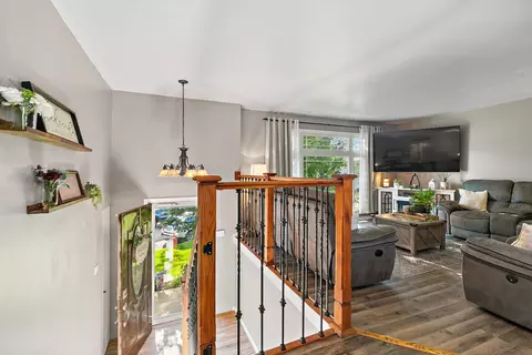 Entry Way - 17 Joslyn Dr, Elgin, IL 60120 photo 1 of 1
