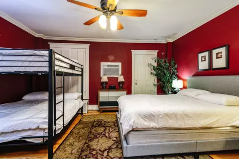 Bedroom - 57 E Cedar St, Chicago, IL 60611 photo 4 of 7