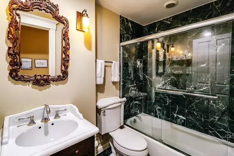 Bath - 57 E Cedar St, Chicago, IL 60611 photo 3 of 5