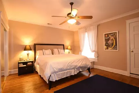 Bedroom - 57 E Cedar St, Chicago, IL 60611 photo 5 of 7