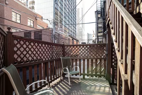 Exterior - 57 E Cedar St, Chicago, IL 60611 photo 3 of 6