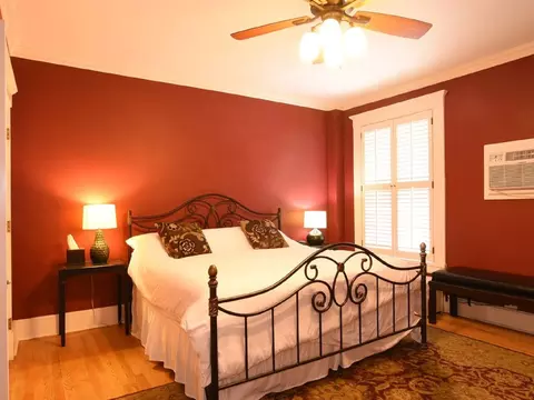 Bedroom - 57 E Cedar St, Chicago, IL 60611 photo 3 of 7
