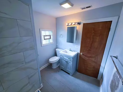 Bath - 16131 Hermitage Ave, Markham, IL 60428 photo 4 of 4