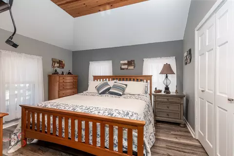 Bedroom - 527 E Main St, Ottawa, IL 61350 photo 3 of 4