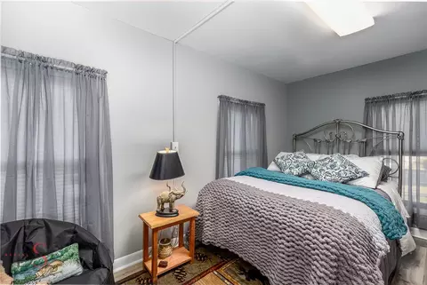 Bedroom - 527 E Main St, Ottawa, IL 61350 photo 4 of 4