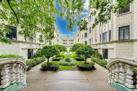 7350 N Ridge Blvd #21B, Chicago, IL 60645