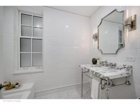 Bath - 73 Elm St #1B, Chicago, IL 60611 photo 1 of 2