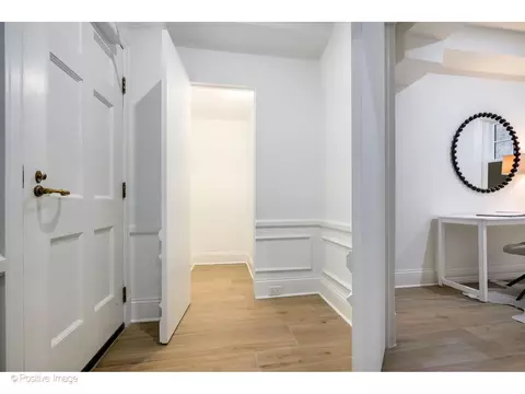 Entry Way - 73 Elm St #1B, Chicago, IL 60611 photo 3 of 3