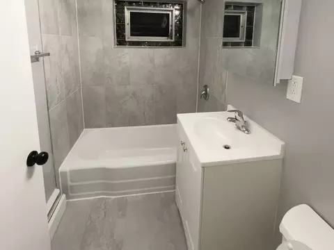 Bath - 4435 Eberly Ave, Brookfield, IL 60513 photo 4 of 4