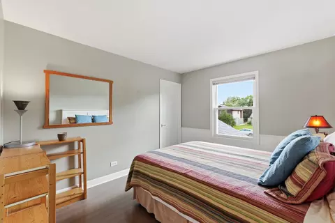 Bedroom - 969 E Castlewood Ln, Bartlett, IL 60103 photo 3 of 4