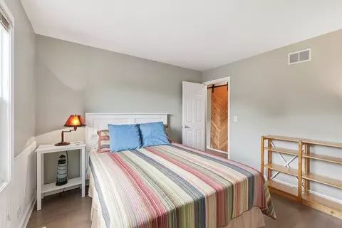 Bedroom - 969 E Castlewood Ln, Bartlett, IL 60103 photo 4 of 4