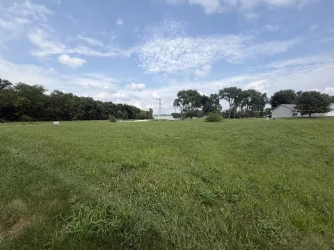 1205 Summerland Ky, Rockford, IL 61103