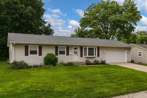 2813 9th St, East Moline, IL 61244