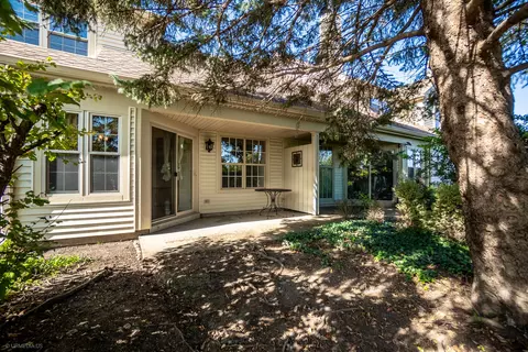 Exterior - 625 Sutton Ct, Wheeling, IL 60090 photo 2 of 3