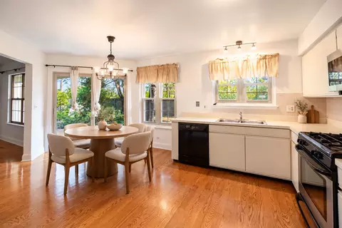 Kitchen - 625 Sutton Ct, Wheeling, IL 60090 photo 1 of 4