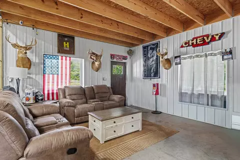 Living - 652 E Summer St, Paxton, IL 60957 photo 5 of 5