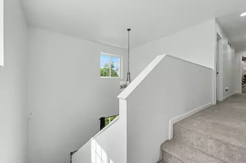 Entry Way - 652 E Summer St, Paxton, IL 60957 photo 3 of 4