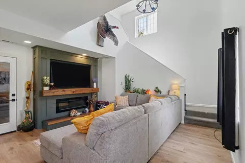 Living - 652 E Summer St, Paxton, IL 60957 photo 1 of 5