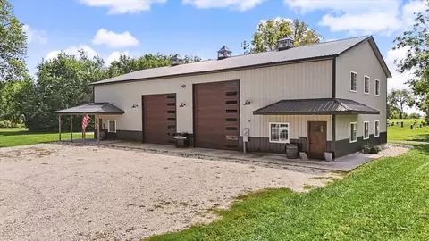 Exterior - 652 E Summer St, Paxton, IL 60957 photo 2 of 8