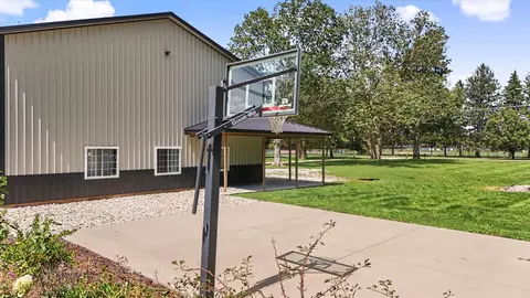 Exterior - 652 E Summer St, Paxton, IL 60957 photo 7 of 8