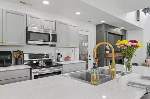 Kitchen - 652 E Summer St, Paxton, IL 60957 photo 7 of 8