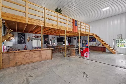 Entry Way - 652 E Summer St, Paxton, IL 60957 photo 4 of 4