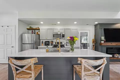 Kitchen - 652 E Summer St, Paxton, IL 60957 photo 8 of 8